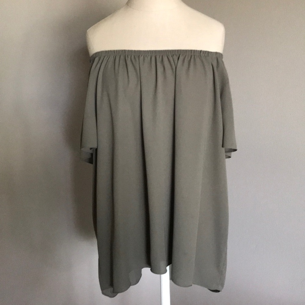 Vince Camuto - Off The Shoulder Top!